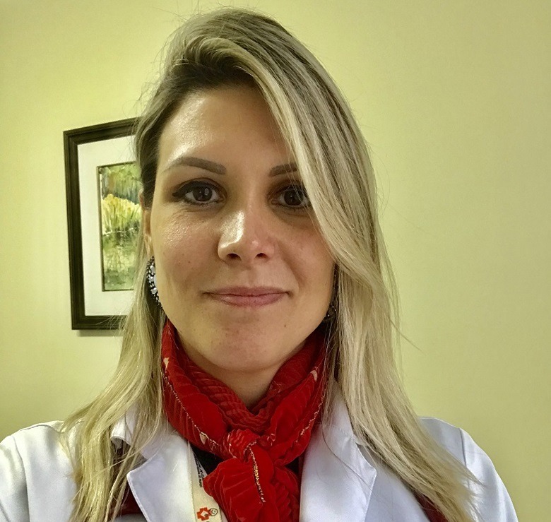 Dra. Cássia Gomes Da Silveira Santos