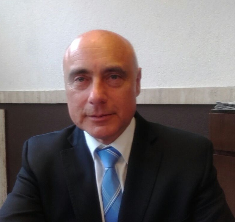 Dr. Carlos Bonelli